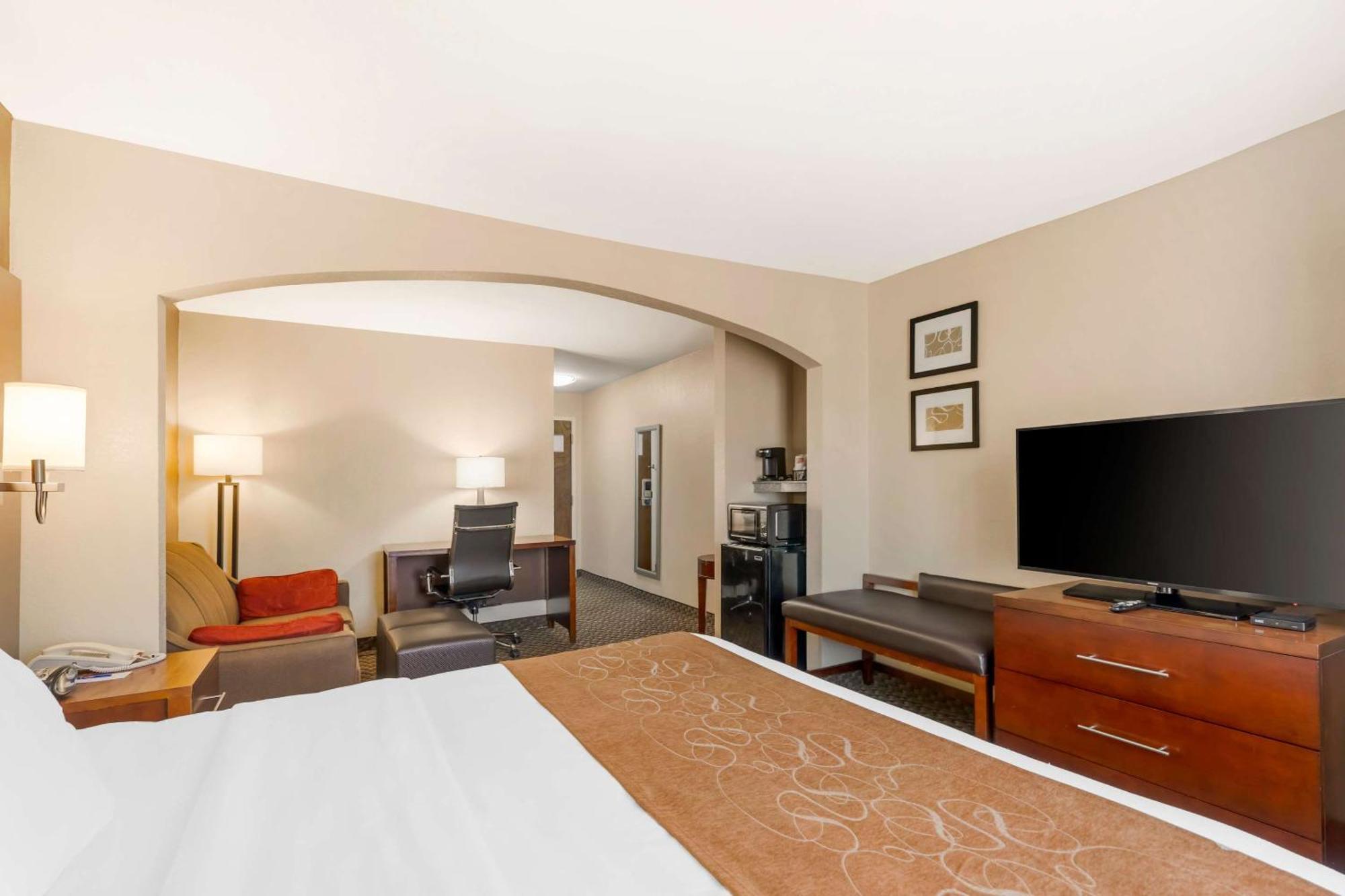Comfort Suites Port Allen - Baton Rouge Exterior photo