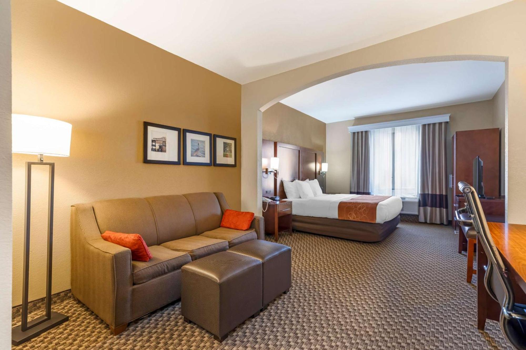 Comfort Suites Port Allen - Baton Rouge Exterior photo